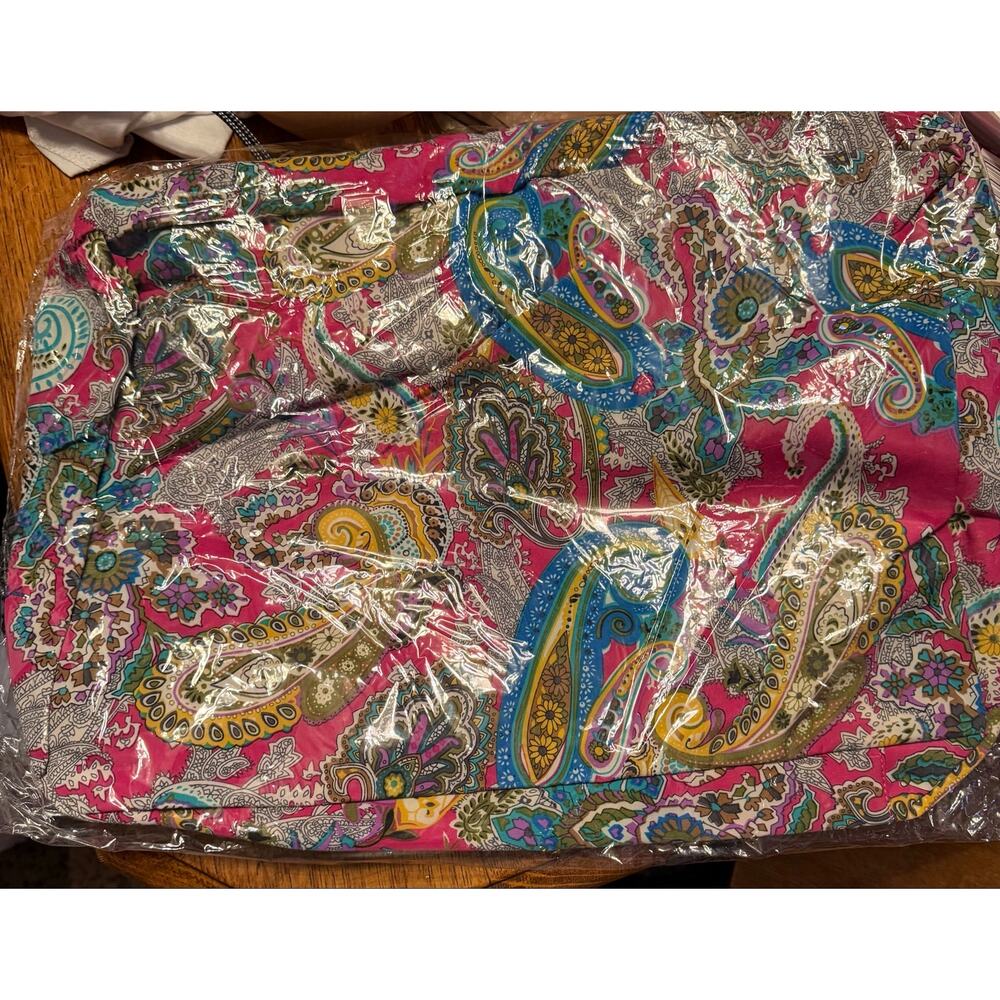 2 Moda Paisley Zipper Tote - Picture 2 of 3